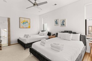 8 bedrooms, iron/ironing board, WiFi - Myrtle One ~ This is a combined listing made of two adjoining 4BR/4BA Condos with adjoining rooftops (Nashville)