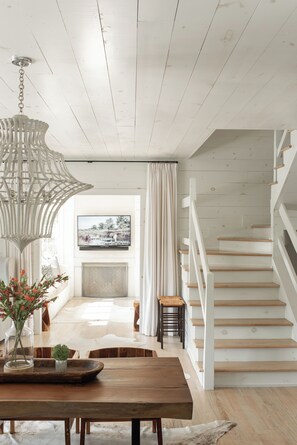 Interior - Water's edge, gated community, private dock with toys, community pool, hot tub (Crane Hill)