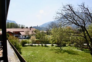 Property grounds - Apartment 40 sqm living/bedroom and balcony (Aschau im Chiemgau)