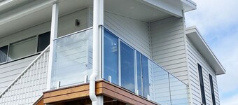 Newly built 2 story-dwelling *7 min from the beach!*