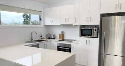 Newly built 2 story-dwelling *7 min from the beach!*