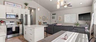 PNW ~ Bayview Bigfoot steps to Lake Pend Oreille/Hot Tub