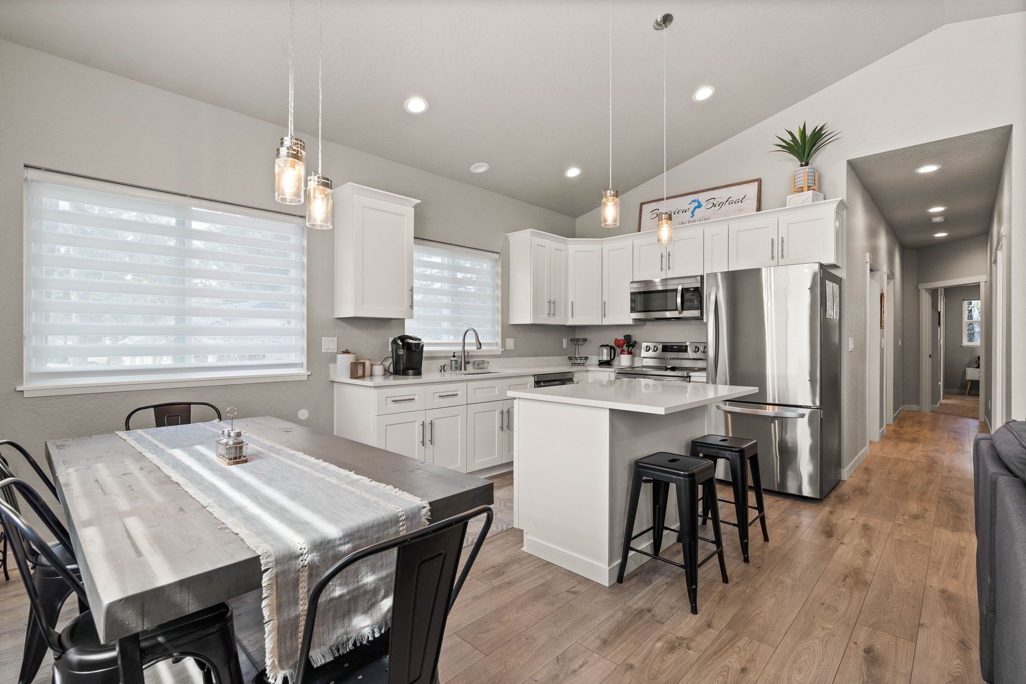 PNW ~ Bayview Bigfoot steps to Lake Pend Oreille/Hot Tub