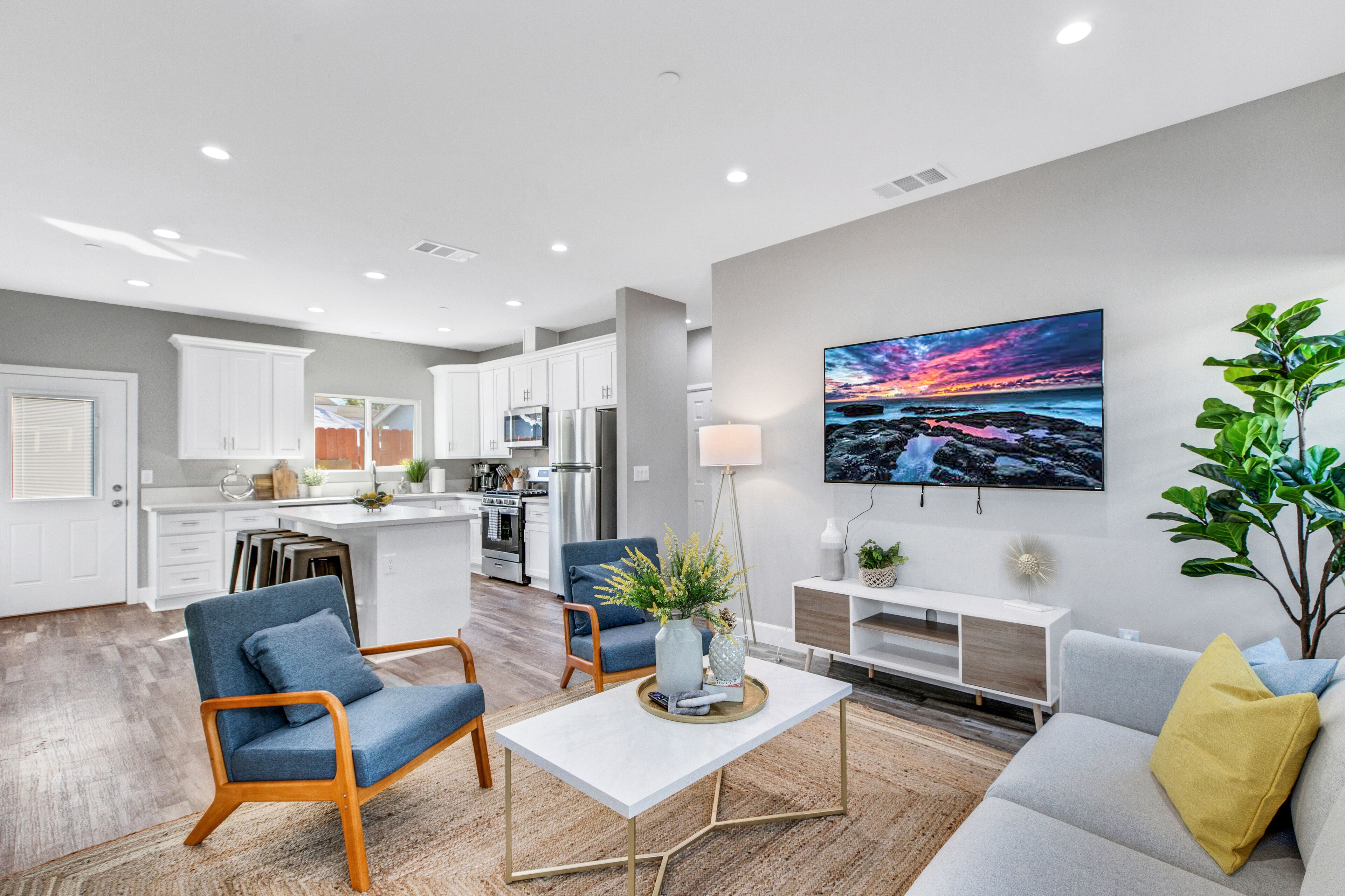 A Perfect Brand New Family Home Close to DisneyLand - Norwalk