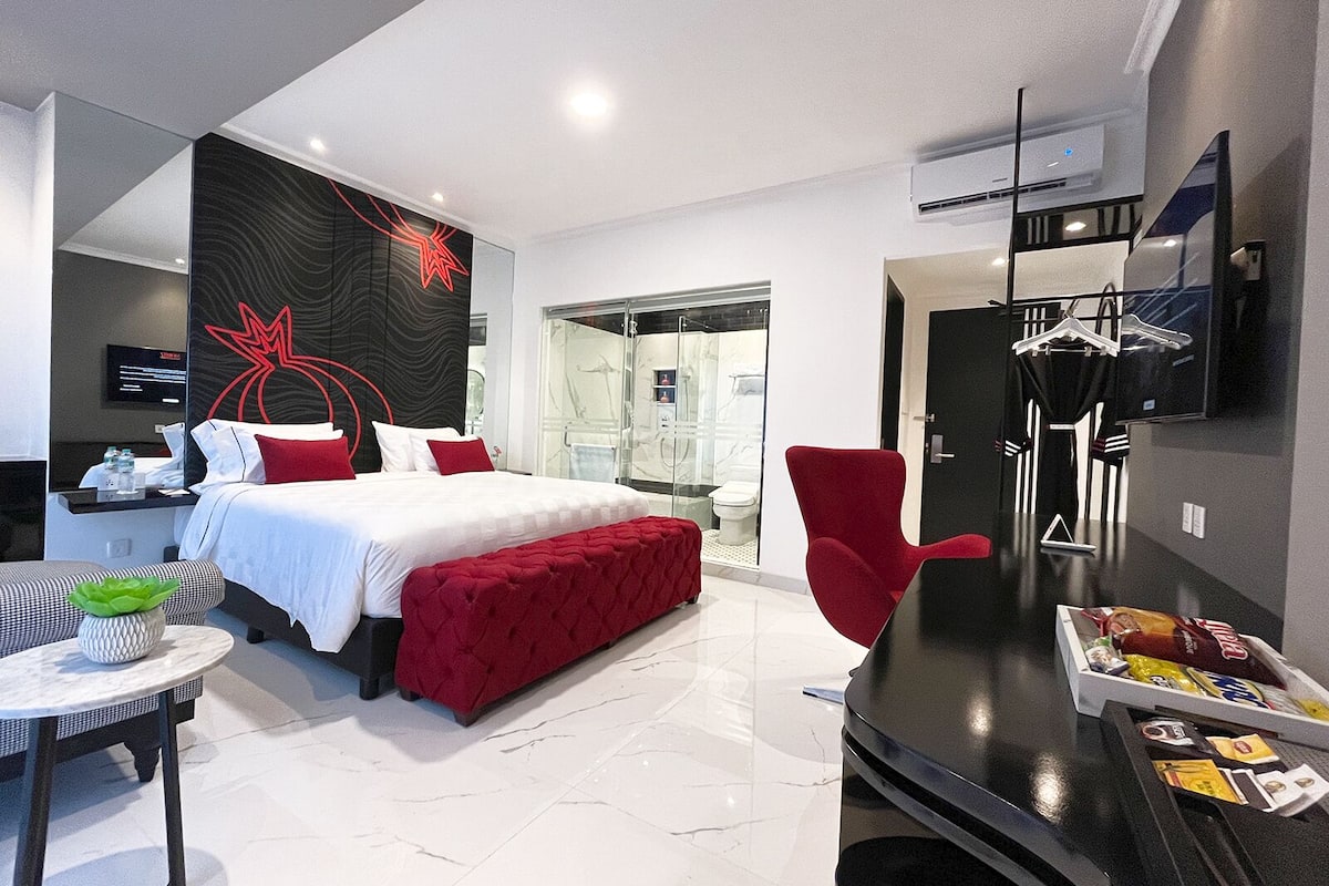 Suite Premier | 1 habitación, artículos del minibar gratis y escritorio