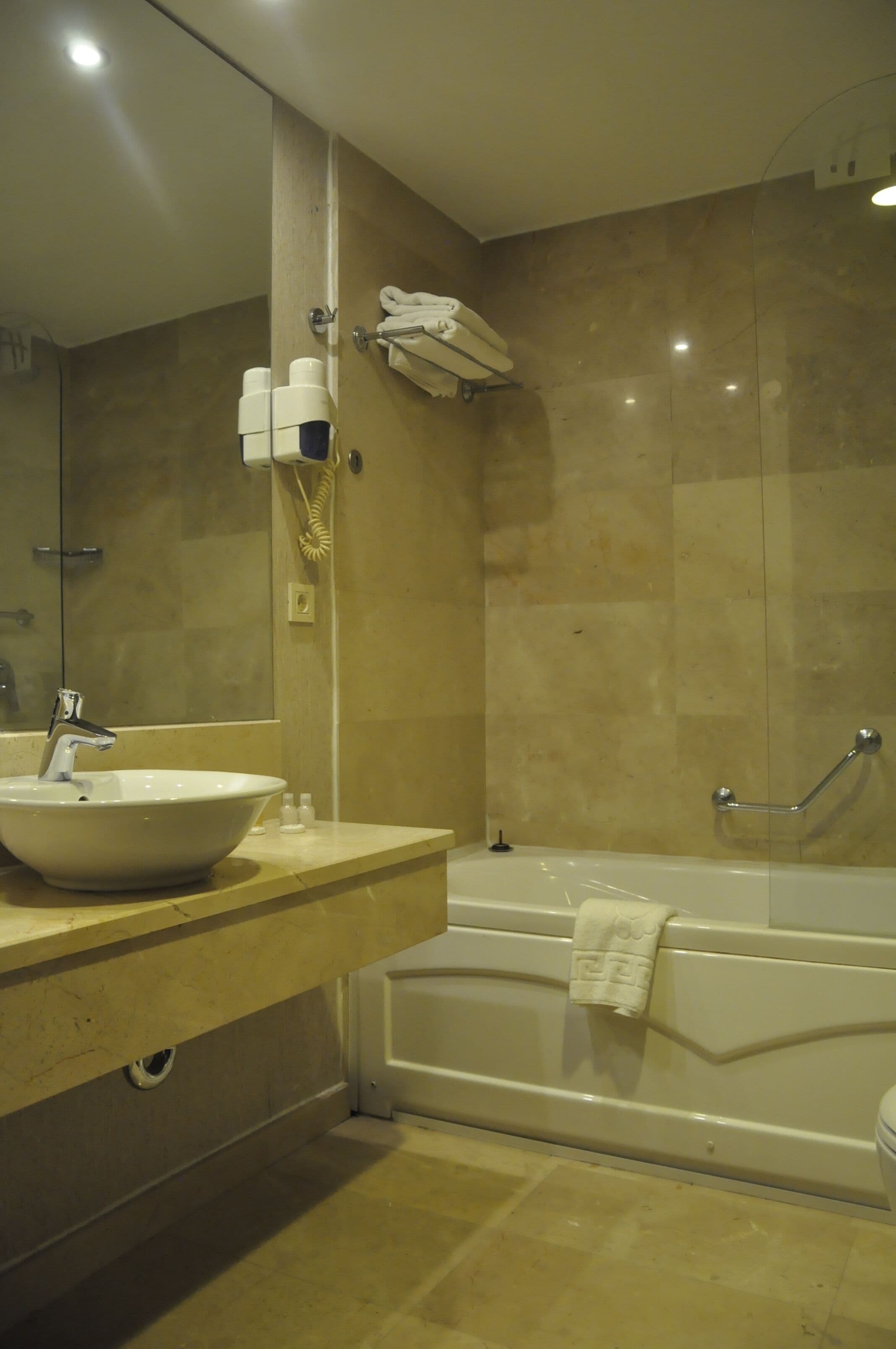 Rainfall showerhead, hair dryer, towels, soap