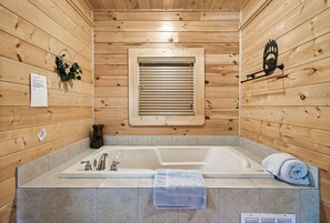 淋浴/盆浴组合、吹风机、毛巾