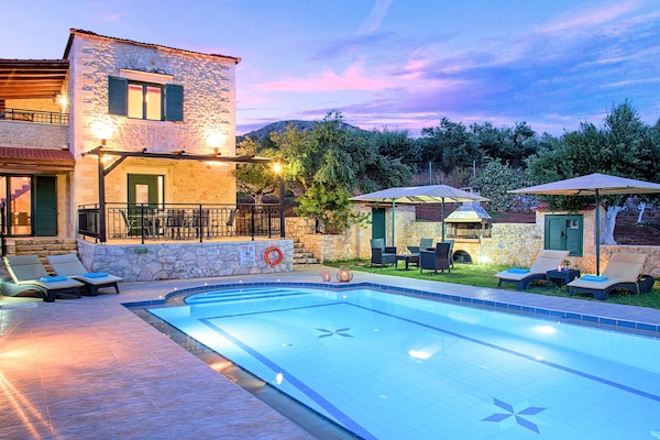 Villa Stelios | HotelPraxis Group