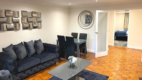 Stanmore HA7 - Spacious 3BR/1BA Pet Friendly Flat w/ FREE WIFI