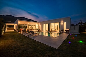 Outdoor pool - Modern 4 Bedroom Pool Villa PMK-A2 (Hua Hin)
