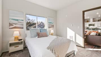 2 slaapkamers, een strijkplank/strijkijzer, reisbedje, wifi