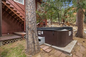Terrace/patio - Relax at our beautiful Twain Harte lodge (Twain Harte)