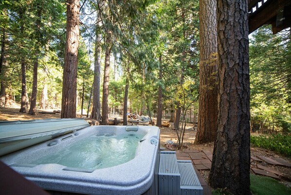 Outdoor spa tub