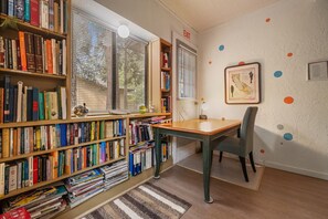 Interior - Relax at our beautiful Twain Harte lodge (Twain Harte)