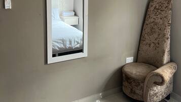 1 bedroom, desk, iron/ironing board, free WiFi