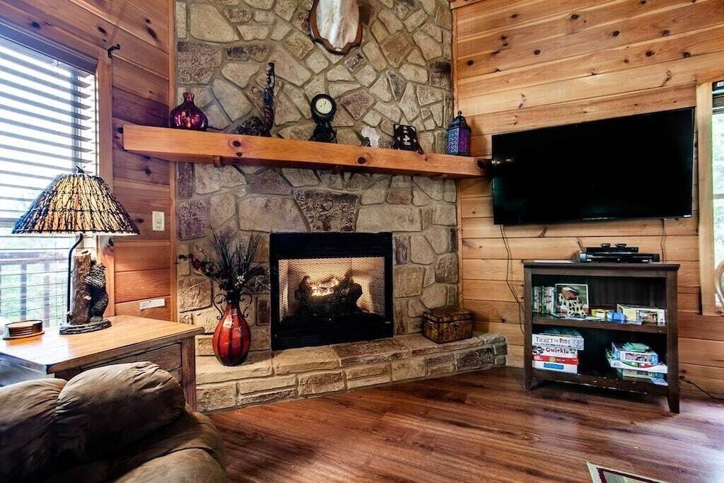 …Huge 3BD RETREAT w/ VIEWS!! …Pool Table…HOT TUB!…