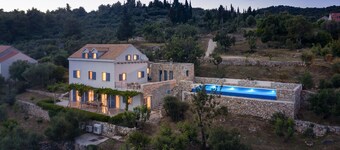 Villa Ella - Luxury Private Villa with Pool and Sea View near Dubrovnik