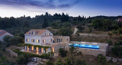 Villa Ella - Luxury Private Villa with Pool and Sea View near Dubrovnik