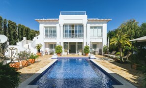 Outdoor pool - Fantastically beautiful villa with pool and sea view (Albufeira)