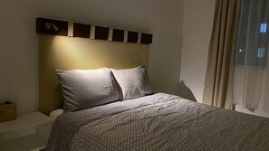 4 bedrooms, desk, iron/ironing board, free WiFi