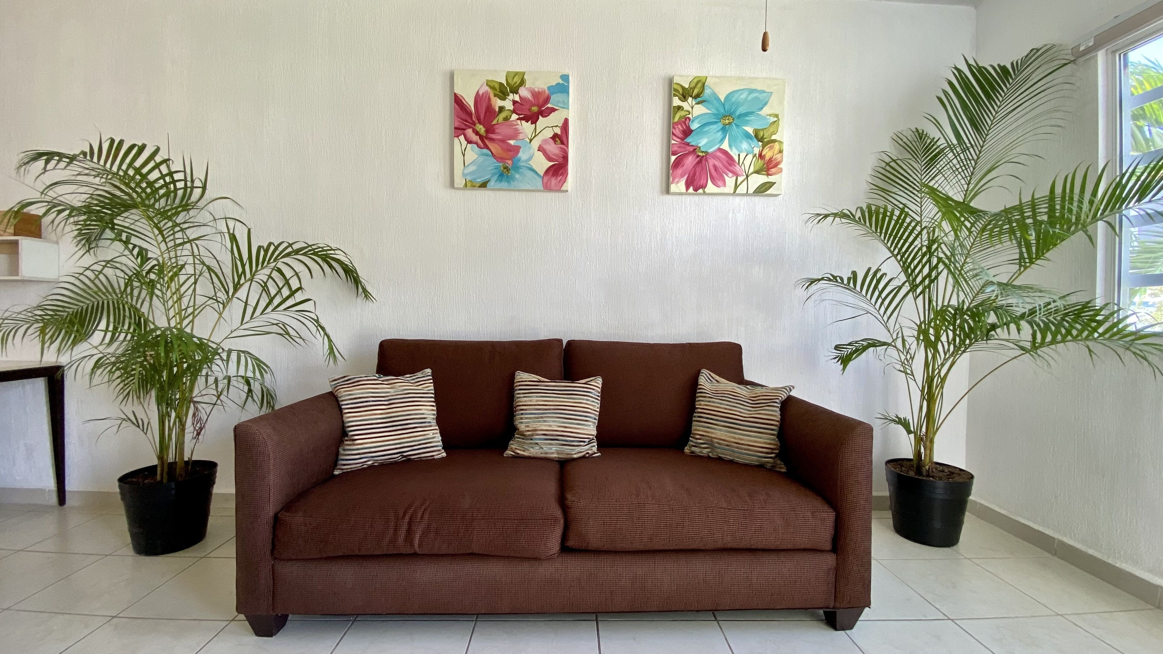 Casita Mora - Renovated house 3BR/4BA/AC