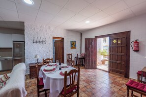 Dining - Rural Holiday Home "Casita de la Cantera" with Pool & Wi-Fi (La Lantejuela)