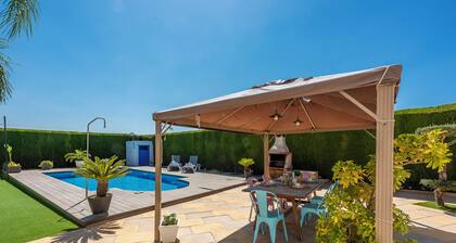 Rural Holiday Home "Casita de la Cantera" with Pool & Wi-Fi