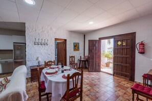 Dining - Rural Holiday Home "Casita de la Cantera" with Pool & Wi-Fi (La Lantejuela)