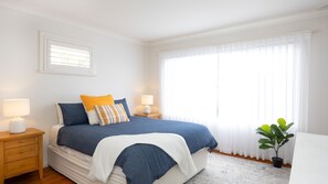 5 bedrooms, iron/ironing board, WiFi