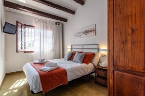 2 bedrooms, bed sheets - Apartamento en Tossa de Mar with Sea View, Pool & Garden (Tossa de Mar)