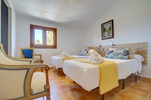 3 bedrooms, iron/ironing board, free WiFi, bed sheets - Villa Ca Na Margalida with Mountain View, Pool, Garden & Wi-Fi (Campanet)