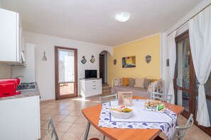 Interior - Villa La Cruzitta with Terrace, Shared Pool & Wi-Fi (COSTA PARADISO)