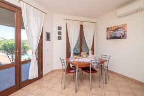 Dining - Villa La Cruzitta with Terrace, Shared Pool & Wi-Fi (COSTA PARADISO)