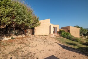 Exterior - Villa La Cruzitta with Terrace, Shared Pool & Wi-Fi (COSTA PARADISO)