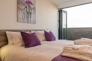 2 Schlafzimmer, Schreibtisch, Bügeleisen/Bügelbrett, WLAN