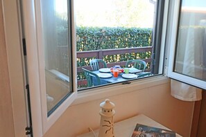 Dining - Apartment "Bungalow Vittoria" close to the Sea with Pool & A/C (Otranto)