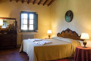 4 Schlafzimmer, Bügeleisen/Bügelbrett, kostenloses WLAN, Bettwäsche