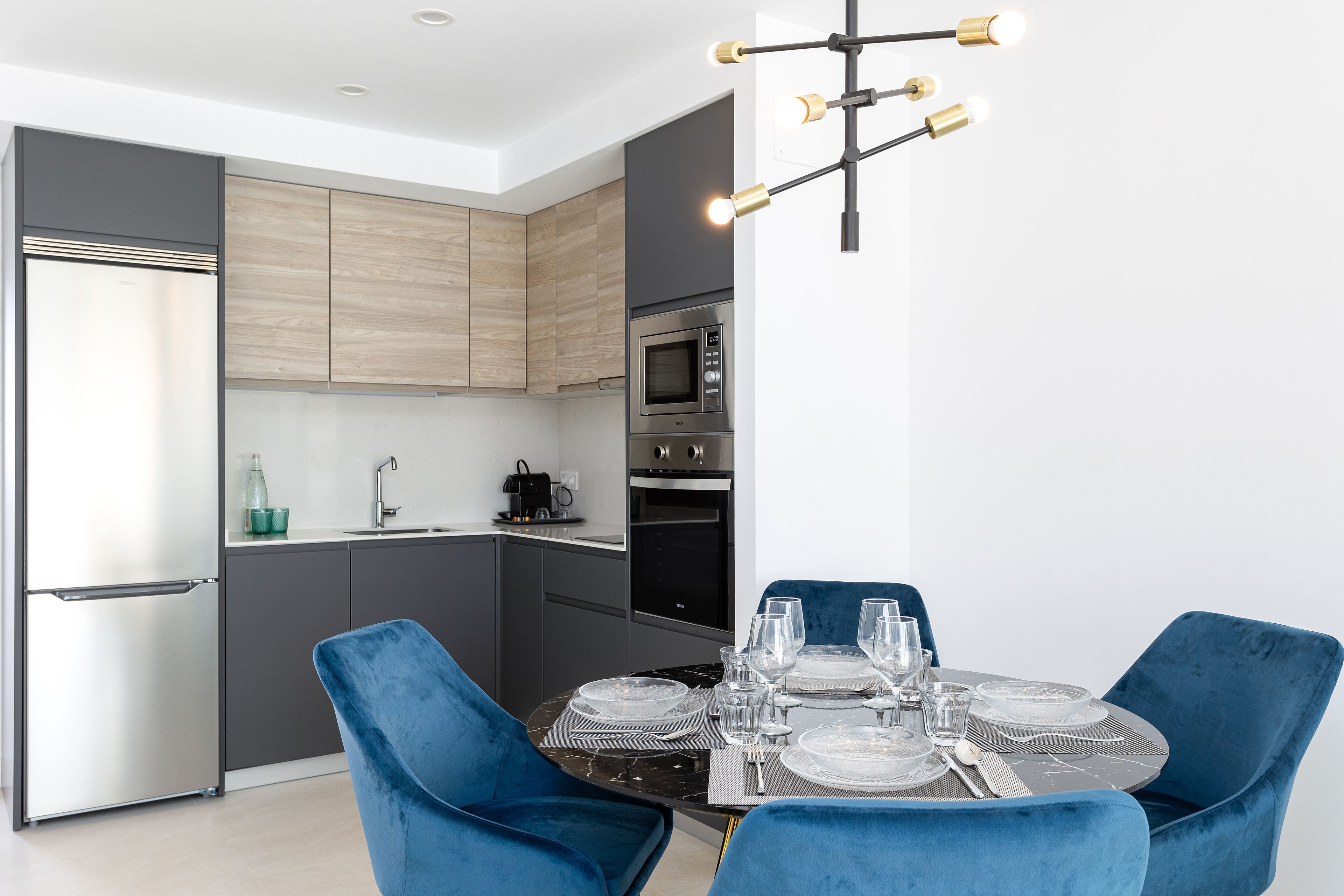 Ático Deluxe, 2 habitaciones, terraza, vistas a la ciudad | Comedor