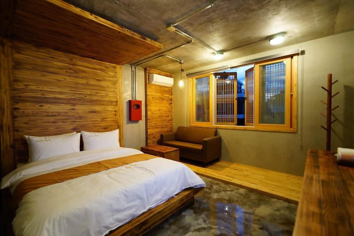 Standard Double Room | Premium bedding, individually decorated, desk, free WiFi