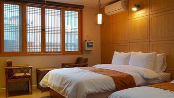 Premium bedding, individually decorated, desk, free WiFi