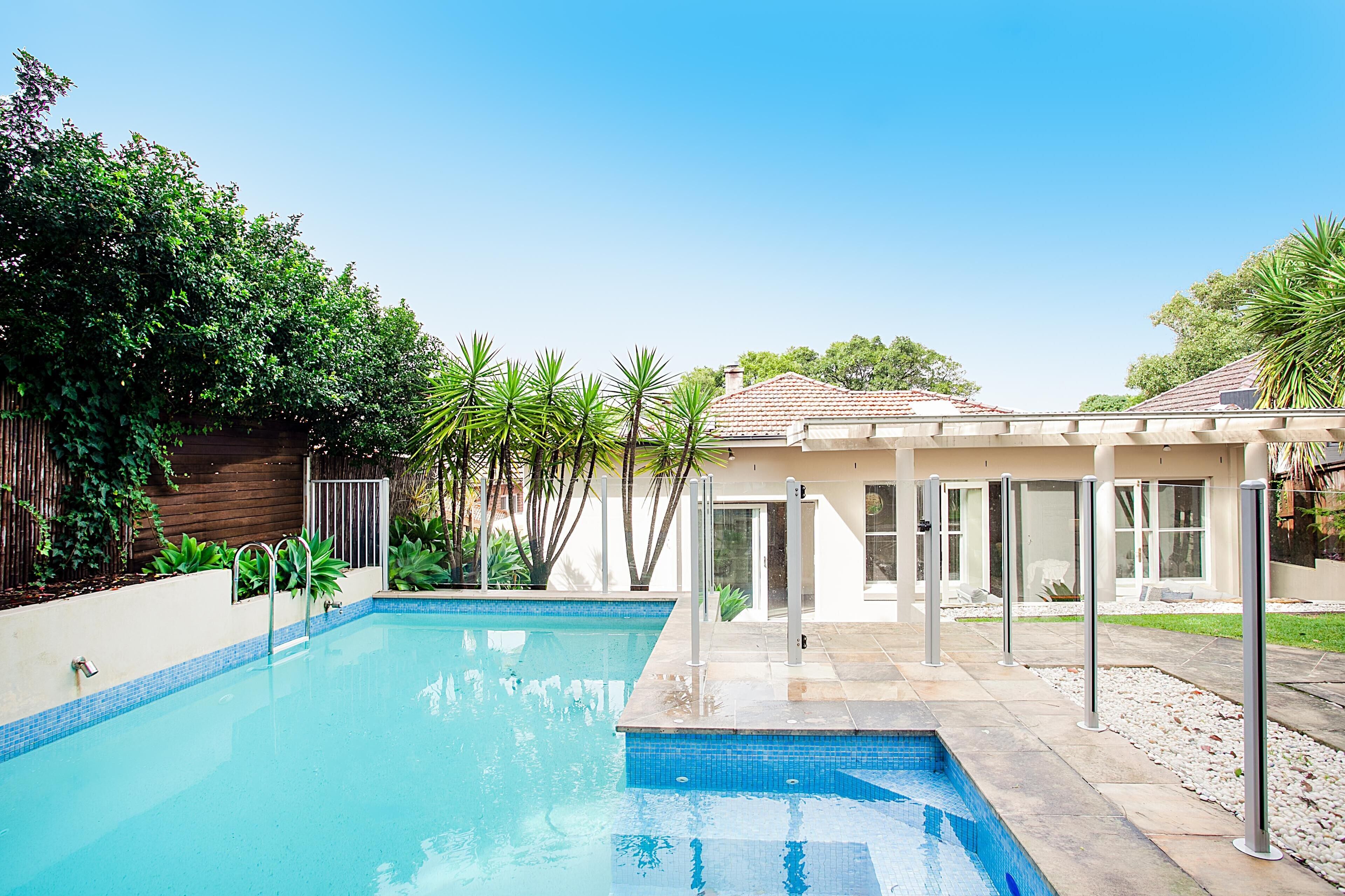 SUPERB CENTRAL - L'Abode Accommodation