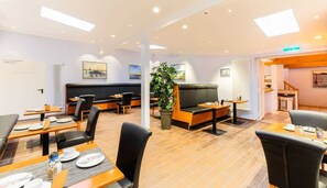 Unclassified image, 4 of 50, button