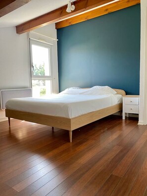Iron/ironing board, travel cot, WiFi, bed sheets - Bohemian house just a stone's throw from the ocean (cap ferret)