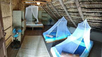4 bedrooms, bed sheets
