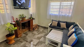 Smart-TV, Kamin, Stereoanlage