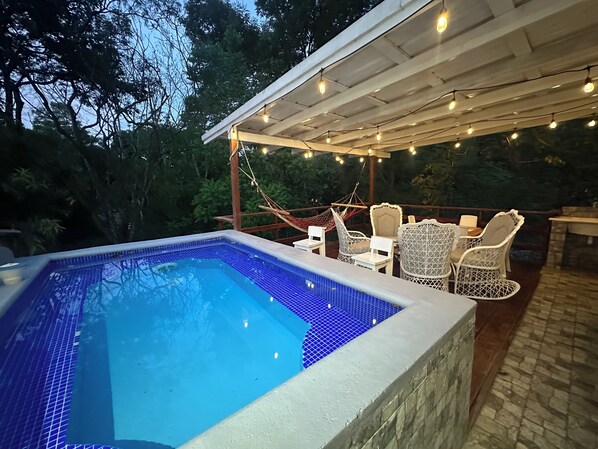Outdoor pool - Jarabacoa Mountain view modern Cabaña with pool 3 bedroom (Jarabacoa)