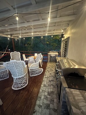 Outdoor dining - Jarabacoa Mountain view modern Cabaña with pool 3 bedroom (Jarabacoa)
