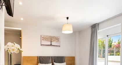 Deluxe City Hotel