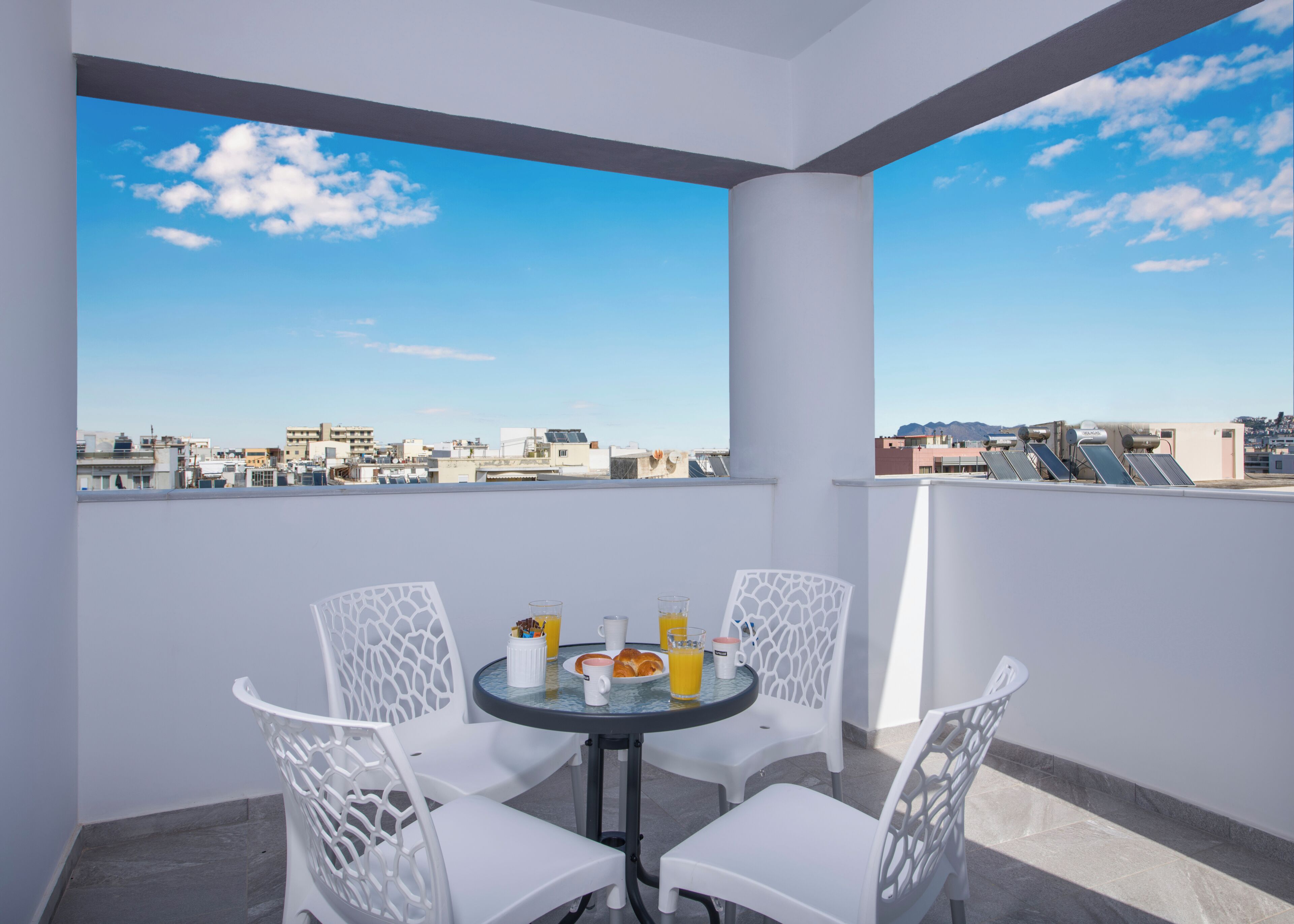 City Quadruple Room | In-room safe, laptop workspace, blackout drapes, iron/ironing board