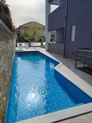 Piscina externa sazonal